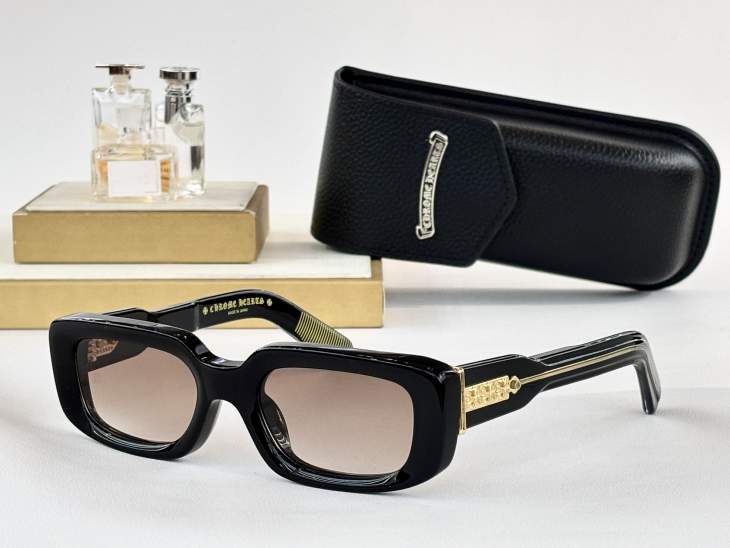 Picture of Chrome Hearts Sunglasses _SKUfw79684086fw